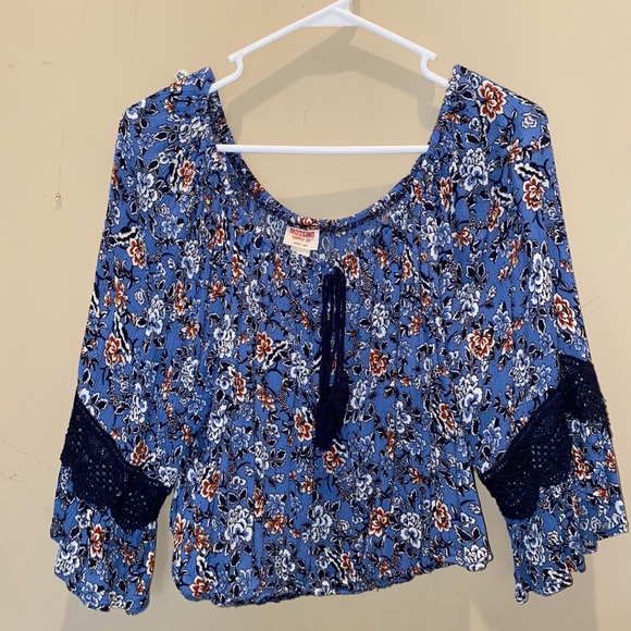 Off the shoulder top from target - Picture 1 of 2